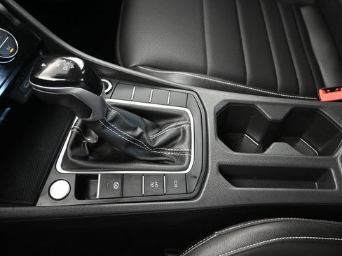 Used 2024 Volkswagen Jetta SE FWD image 21