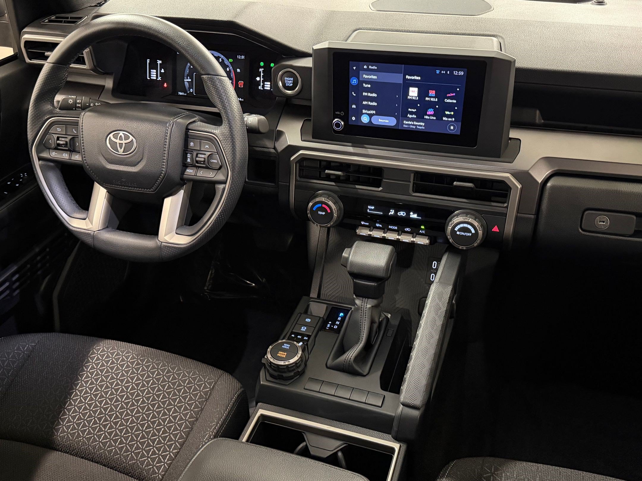 Used 2025 Toyota 4Runner SR5 AWD/4WD image 14