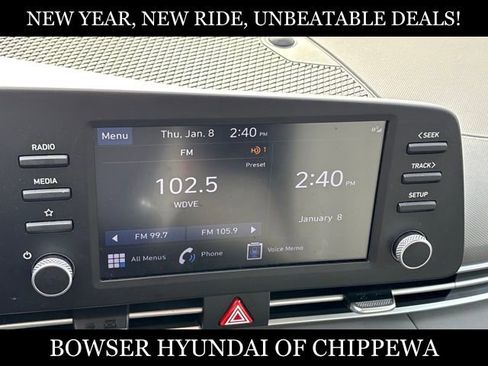 Used 2023 Hyundai Elantra SEL image 13