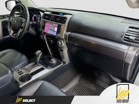 Used 2022 Toyota 4Runner TRD Sport w/ Technology Package AWD/4WD image 30