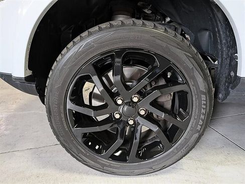 Used 2016 Land Rover LR4 HSE image 15