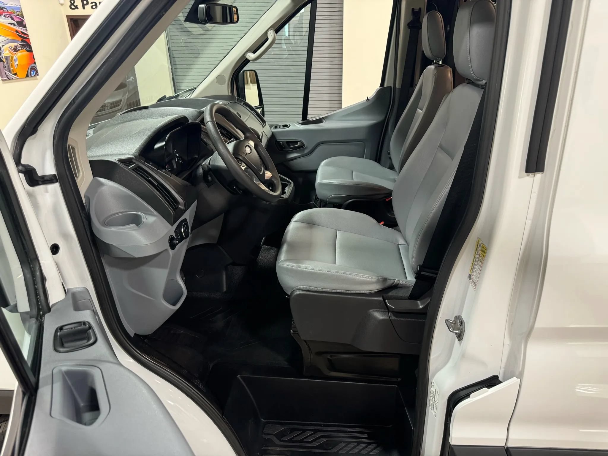 Used 2016 Ford Transit 150 130 Medium Roof RWD image 29