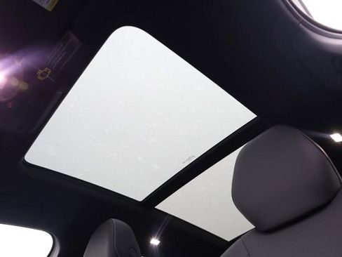 New 2026 Volkswagen Tiguan SE R-Line image 9