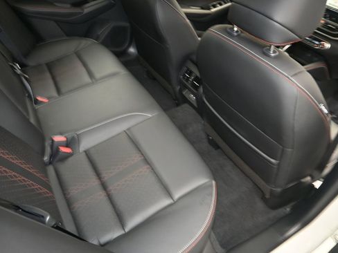Used 2023 Nissan Altima 2.0 SR FWD image 11