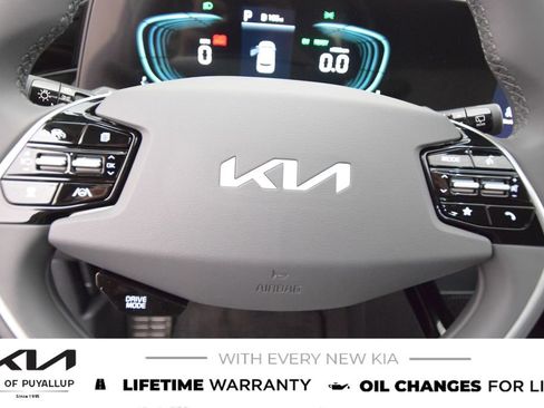 New 2025 Kia Niro EX Touring image 26