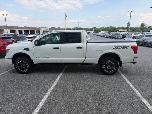 Used 2017 Nissan Titan PRO-4X AWD/4WD image 5