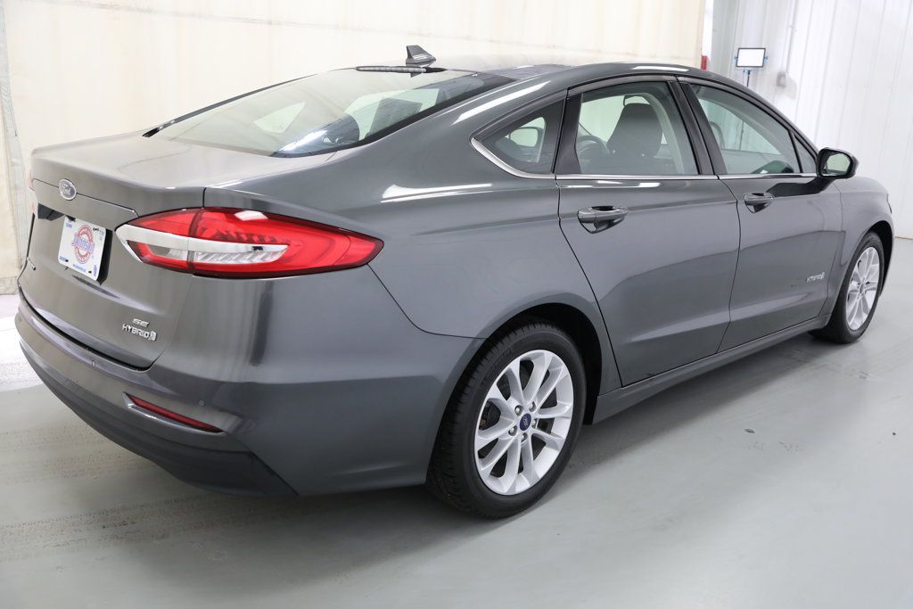 Used 2019 Ford Fusion SE FWD image 7