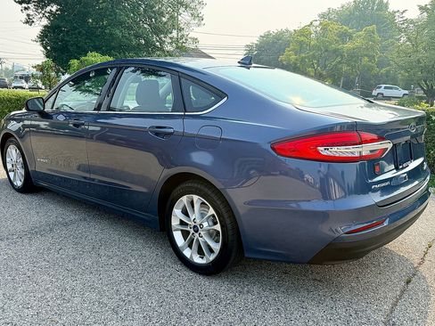 Used 2019 Ford Fusion SE FWD image 6