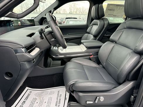 New 2025 Lincoln Navigator L Reserve w/ Jet Appearance Package image 4