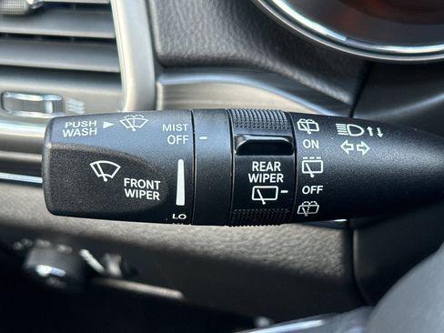 Used 2022 Jeep Grand Cherokee Limited AWD/4WD image 17