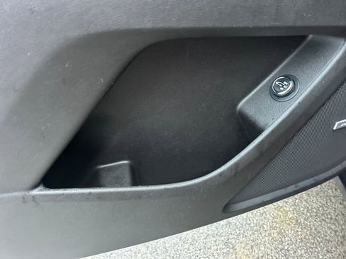 Used 2021 Chevrolet Traverse RS image 31