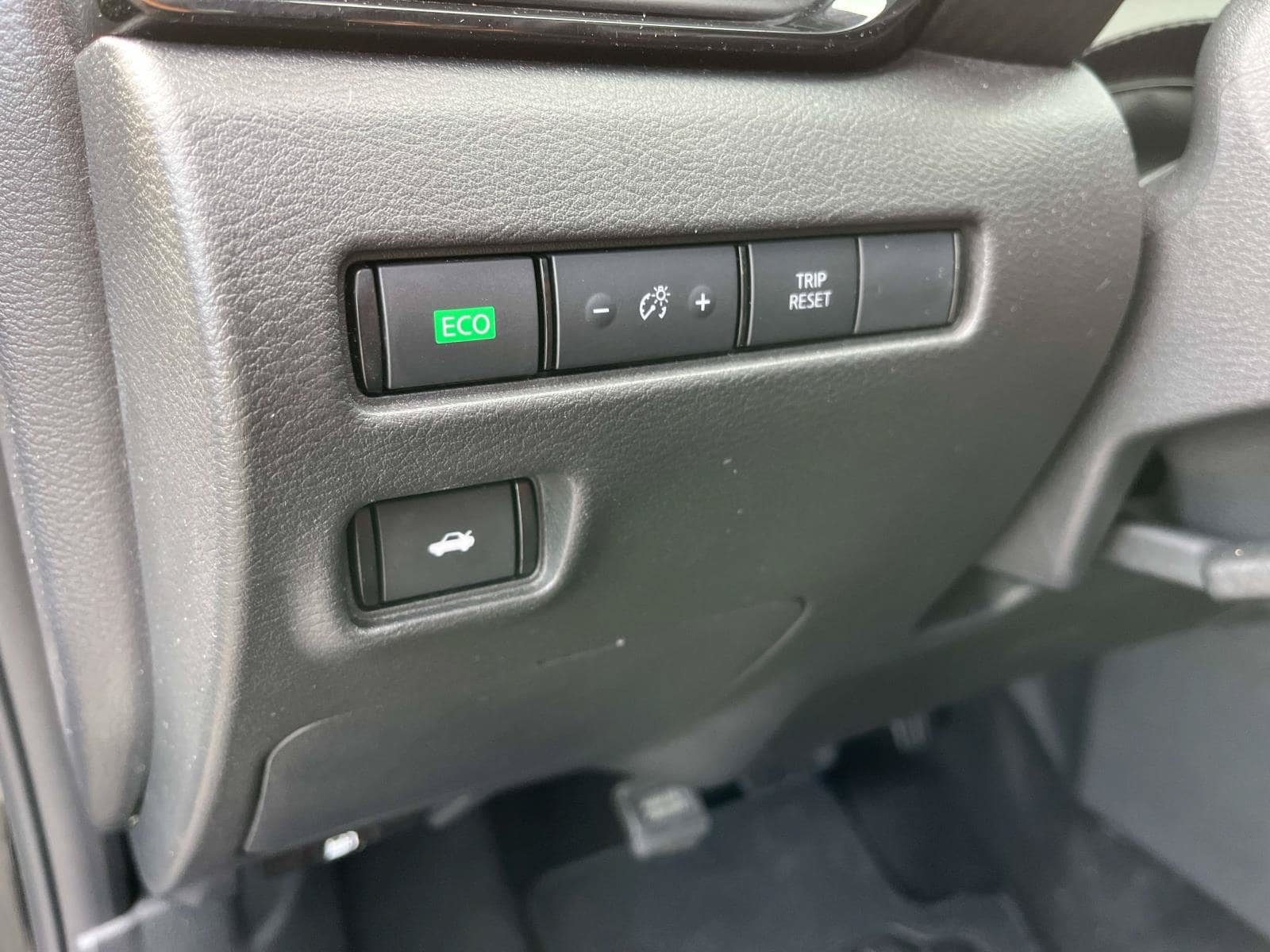 Used 2025 Nissan Sentra SR FWD image 28