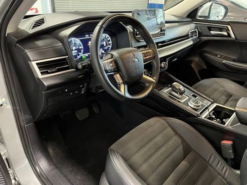 Used 2023 Mitsubishi Outlander SE AWD/4WD image 19
