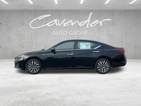 New 2025 Nissan Altima 2.5 SV image 13