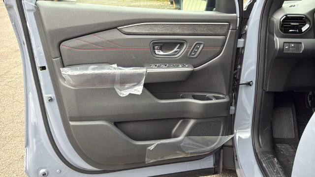 New 2026 Honda Pilot Black Edition image 9
