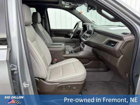 Used 2024 GMC Yukon SLT w/ SLT Premium Package image 13