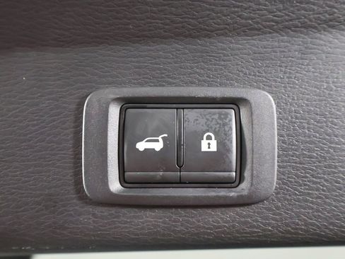 Used 2024 Mitsubishi Outlander SE image 49