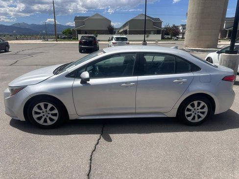 Used 2022 Toyota Corolla LE FWD image 5