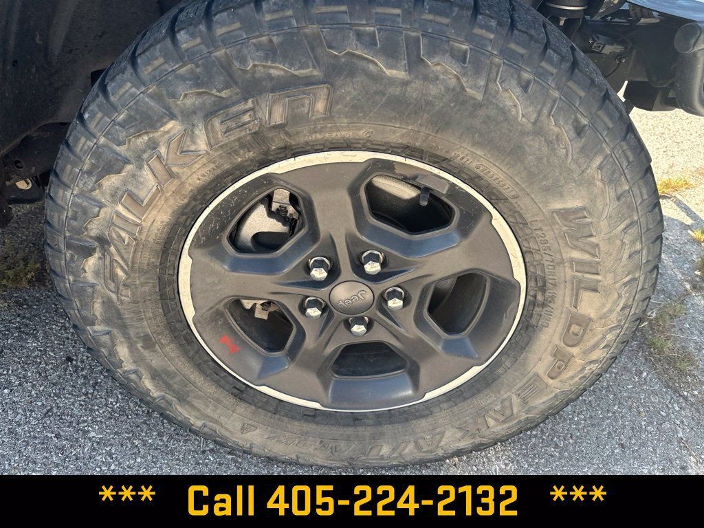Used 2022 Jeep Gladiator Rubicon AWD/4WD image 12