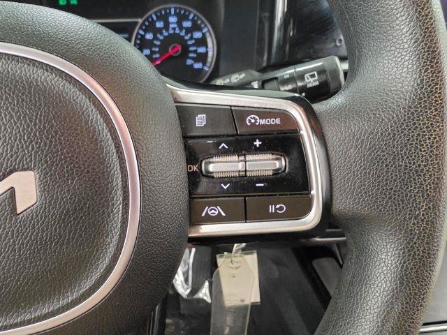 Used 2023 Kia Sorento LX FWD image 12
