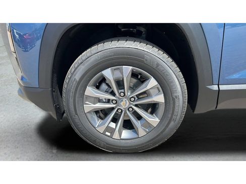 New 2026 Chevrolet Equinox LT w/ Convenience Package II AWD/4WD image 36