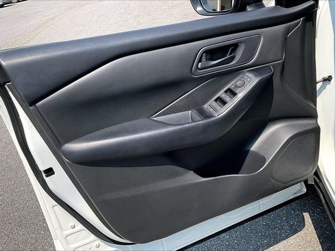 Used 2024 Nissan Rogue S FWD image 26