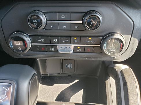 Used 2023 Ford Bronco Outer Banks AWD/4WD image 19