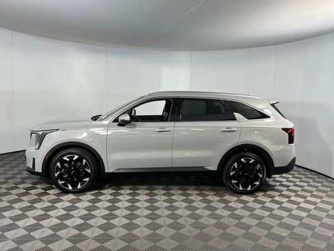 Used 2024 Kia Sorento SX image 11