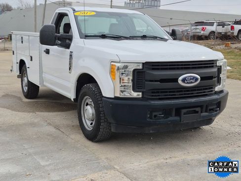 Used 2017 Ford F250 XL image 1