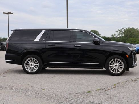 Used 2023 Cadillac Escalade ESV Premium Luxury AWD/4WD image 7