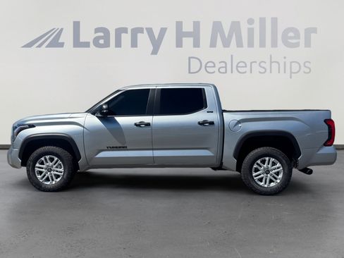Used 2026 Toyota Tundra SR5 w/ SR5 Convenience Package AWD/4WD image 2