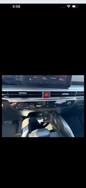 Used 2025 Kia Sorento LX FWD image 9