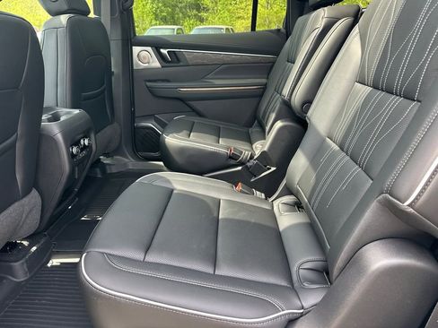 New 2026 Buick Enclave Avenir FWD image 21