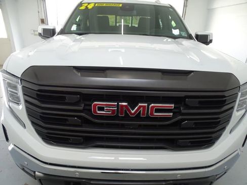 Used 2024 GMC Sierra 1500 SLT w/ SLT Premium Plus Package AWD/4WD image 26