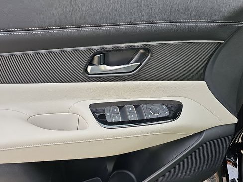 Certified 2025 Nissan Murano SV AWD/4WD image 14