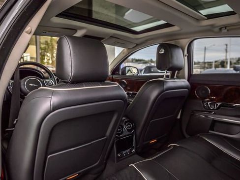 Used 2018 Jaguar XJ R-Sport image 42