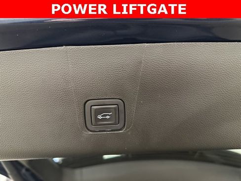 Used 2023 Chevrolet Traverse LT image 33