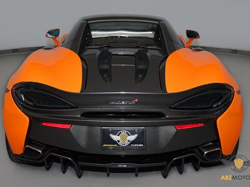 Used 2018 McLaren 570S Spider image 9