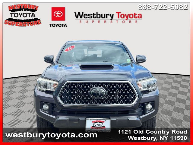 Used 2018 Toyota Tacoma TRD Sport AWD/4WD image 3
