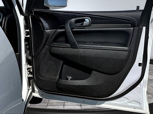 Used 2016 Buick Enclave Leather FWD image 31