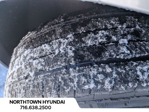 Used 2024 Chrysler Pacifica Touring-L image 46