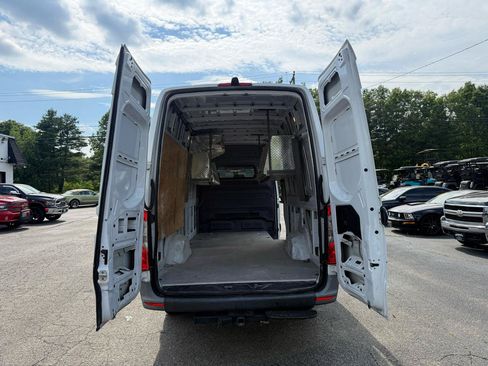 Used 2021 Mercedes-Benz Sprinter 2500 image 24