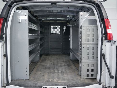 Used 2021 Chevrolet Express 3500 w/ Driver Convenience Package image 28