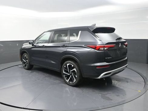 Used 2024 Mitsubishi Outlander SE Black Edition AWD/4WD image 6