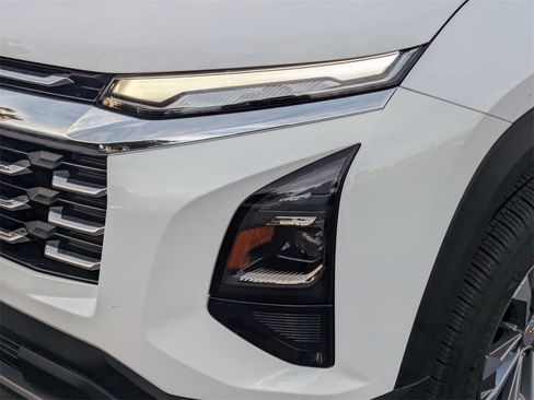 Used 2025 Chevrolet Equinox LT image 11