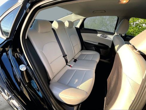 Used 2022 Kia Forte LXS w/ LXS Technology Package image 27