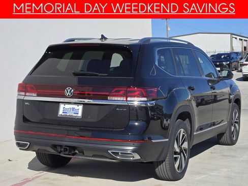 Used 2025 Volkswagen Atlas SEL AWD/4WD image 4