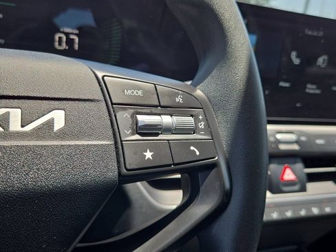 Used 2025 Kia K4 FWD image 21