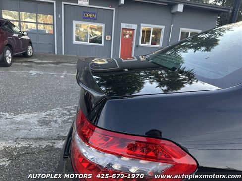 Used 2011 Mercedes-Benz E 550 Sedan image 10