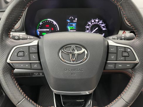 Used 2021 Toyota Sienna XSE w/ XSE Plus Package AWD/4WD image 22